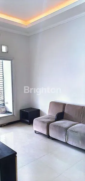 image RUMAH FULL FURNSIHED DENGAN MODEL MINIMALIS MODERN (SIAP HUNI) DEKAT RAYA MERR, KEPUTIH, MULYOSARI, WONOREJO (2)