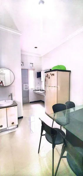 image RUMAH FULL FURNSIHED DENGAN MODEL MINIMALIS MODERN (SIAP HUNI) DEKAT RAYA MERR, KEPUTIH, MULYOSARI, WONOREJO (4)