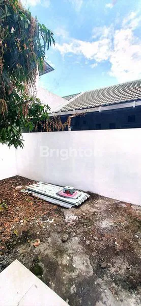 image RUMAH FULL FURNSIHED DENGAN MODEL MINIMALIS MODERN (SIAP HUNI) DEKAT RAYA MERR, KEPUTIH, MULYOSARI, WONOREJO (8)