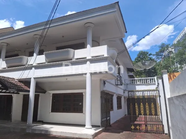 image RUMAH BESAR DAN LUAS DEKAT CIKINI – MENTENG (1)