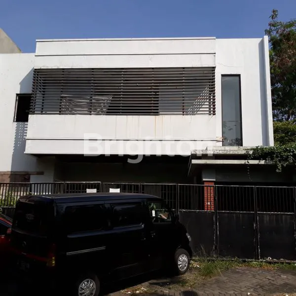 image RUMAH 2 LANTAI TERAWAT RAYA BUKIT KENCANA SARI, SURABAYA BARAT (1)