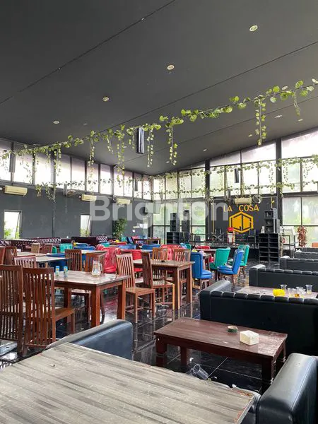 image BANGUNAN DAN TANAH KOMERSIAL SIAP USAHA DI SUKOHARJO (4)