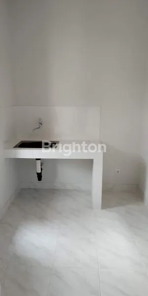 image RUMAH DI SEWA SIAP HUNI MALIBU GADING SERPONG TANGERANG (4)