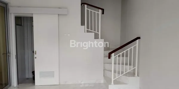 image RUMAH DI SEWA SIAP HUNI MALIBU GADING SERPONG TANGERANG (2)