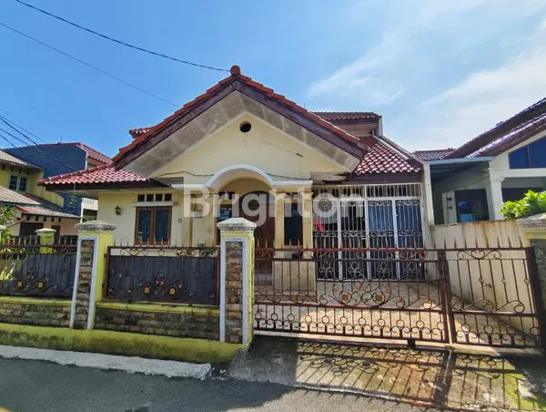 image RUMAH CANTIK 2 LANTAI LT 200M² DI CILENDEK TIMUR BOGOR (1)