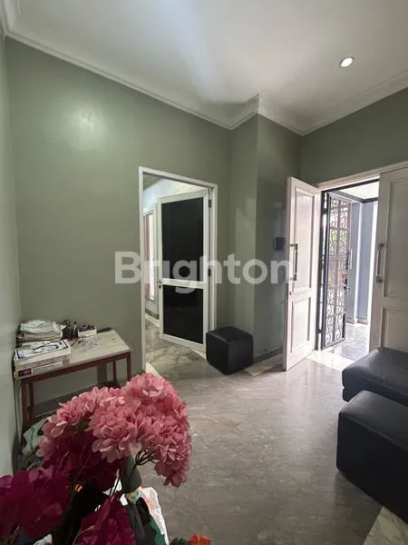 image DI JUAL CEPAT RUMAH 2 LANTAI DI CEMPAKA PUTIH TENGAH CEMPAKA PUTIH JAKARTA PUSAT, KONDISI RAPI DAN SIAP HUNI. LOKASI STRATEGIS TENANG AMAN DAN NYAMAN (3)