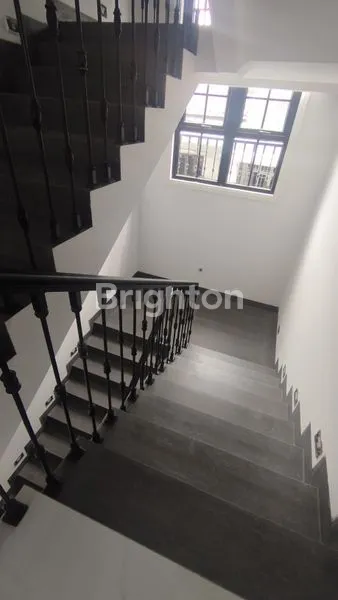 image DI JUAL CEPAT RUMAH BARU 2,5 LANTAI DI CEMPAKA PUTIH TENGAH JAKARTA PUSAT, RAPI DAN SIAP HUNI.  (4)