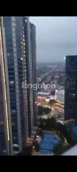 image APARTEMEN STRATEGIS 2 BR, VIEW KOLAM & FASILITAS LENGKAP (4)