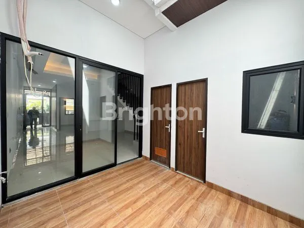 image RUMAH BARU 3.5 LANTAI DESAIN MEWAH MATERIAL PREMIUM ROW 2 MOBIL CARPORT 2 MOBIL DURI KEPA DEKAT TANJUNG DUREN DI JAKARTA BARAT (4)