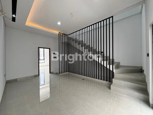 image RUMAH BARU 3.5 LANTAI DESAIN MEWAH MATERIAL PREMIUM ROW 2 MOBIL CARPORT 2 MOBIL DURI KEPA DEKAT TANJUNG DUREN DI JAKARTA BARAT (7)