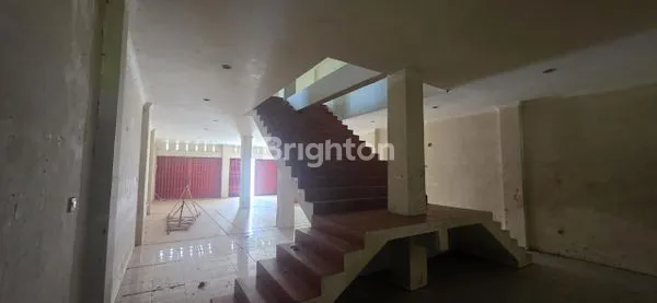 image RUKO 3 LANTAI SIAP TEMPATI PINGGIR JALAN AYANI 2 ARTERI SUPADIO PONTIANAK (6)