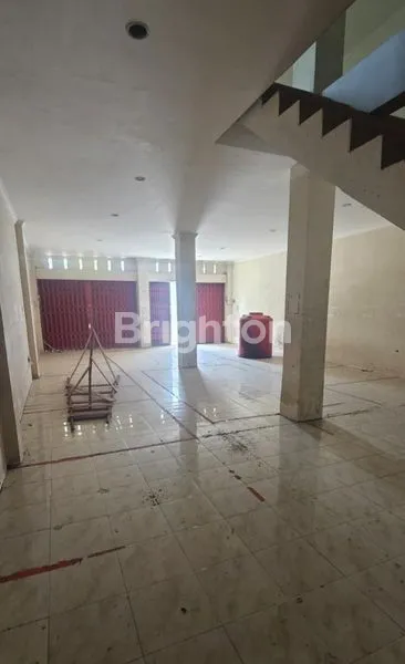 image RUKO 3 LANTAI SIAP TEMPATI PINGGIR JALAN AYANI 2 ARTERI SUPADIO PONTIANAK (7)