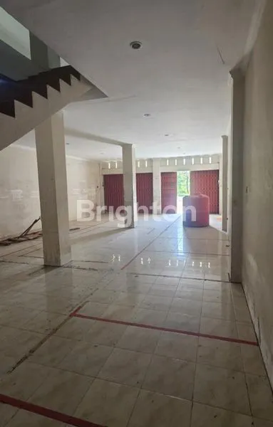 image RUKO 3 LANTAI SIAP TEMPATI PINGGIR JALAN AYANI 2 ARTERI SUPADIO PONTIANAK (2)