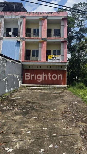 image RUKO 3 LANTAI SIAP TEMPATI PINGGIR JALAN AYANI 2 ARTERI SUPADIO PONTIANAK (1)