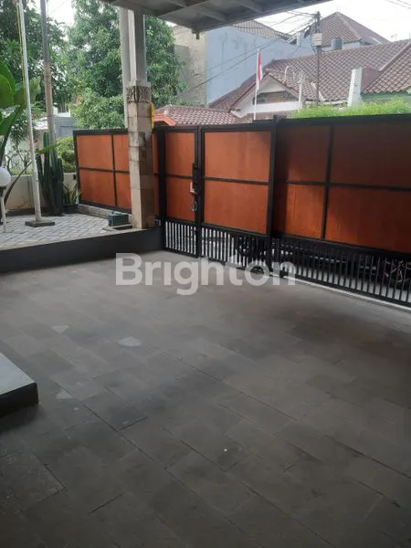 image RUMAH APIK 2 LANTAI SIAP HUNI DI PERUMAHAN ELITE KOTA DEPOK (8)
