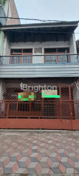 RUMAH DI JLN. GILI SURABAYA UTARA ROW JALAN LEBAR LOKASI STRATEGIS