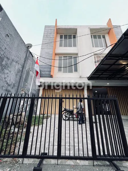 image RUKO 3 LANTAI BARU GRESS, LEBAR 5.3 RAYA KUPANG JAYA, SUKOMANUNGGAL, SURABAYA BARAT (1)