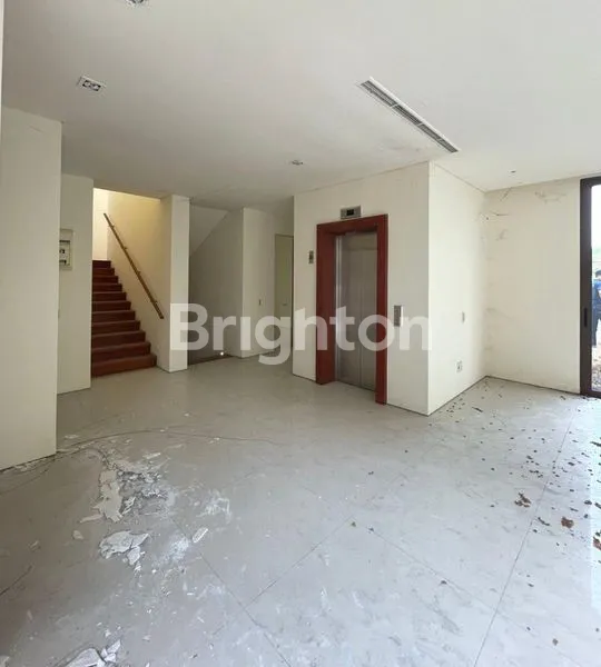 image GRAHA PLATINUM GOLF PRIVATE LIFT AND SWIMMING POOL  (4)