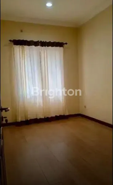 image RUMAH SEWA  SIAP HUNI LT 180M², 4KT 3KM, AREA PONDOK CANDRA DEKAT SIER RUNGKUT INDUSTRI, KAMPUS UPN, UIN,  DAN AKSES TOL WARU JUANDA (5)