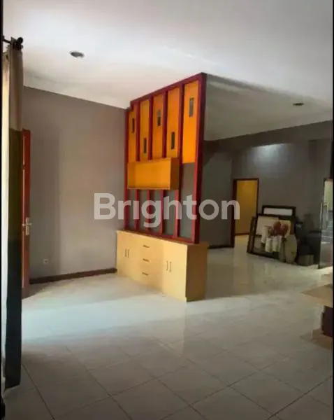 image RUMAH SEWA  SIAP HUNI LT 180M², 4KT 3KM, AREA PONDOK CANDRA DEKAT SIER RUNGKUT INDUSTRI, KAMPUS UPN, UIN,  DAN AKSES TOL WARU JUANDA (2)