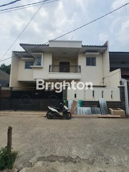 image RUMAH KOMPLEK JATIBENING ESTATE BEKASI MODERN MURAH BESAR FULL FURNISHED (1)