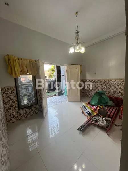 image RUMAH 2 LANTAI DI JALAN PUCANG ANOM SURABAYA (1)