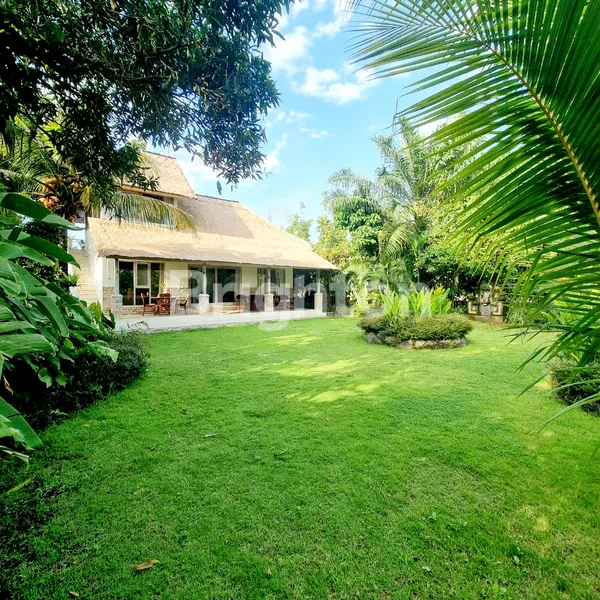 image FOR RENT 3 BEDROOM VILLA IN SUKAWATI GIANYAR (306V) (2)