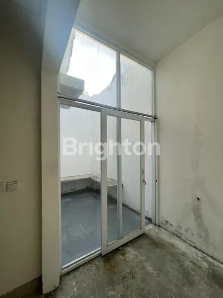 image RUMAH 2 LT RAPI SIAP HUNI DI PROVENCE BSD TANGERANG (3)