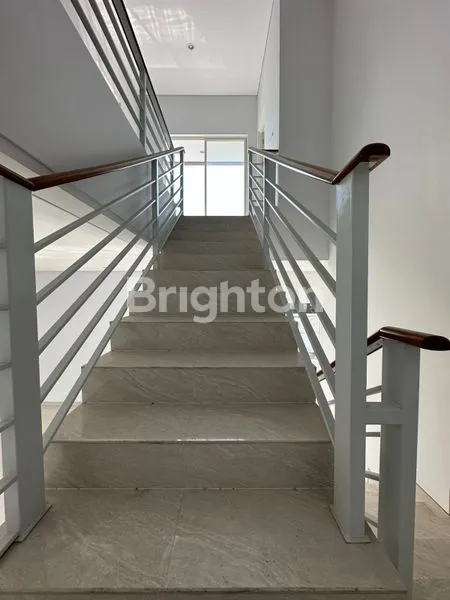 image RUMAH LUAS 490M², 6 KT DI SURABAYA (3)