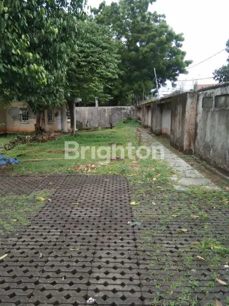 image TANAH LUAS BONUS RUMAH TUA CIPUTAT TIMUR (2)