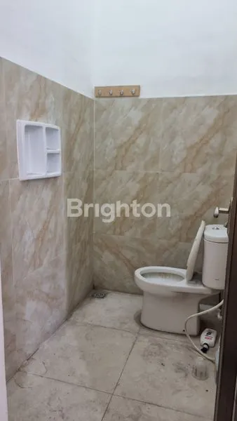 image RUMAH MEWAH & ELEGAN 2 LANTAI LUAS SIAP HUNI (8)