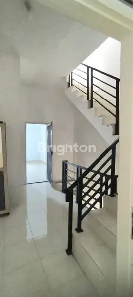 image RUKO GANDENG DENGAN HARGA BAGUS DI LOKASI YANG COCOK UNTUK JADIKAN BISNIS KOST - LOKASI STRATEGIS - ROW JALAN 2 MOBIL - DAERAH JL AYAHANDA DEKAT KAMPUS UNPRI (7)