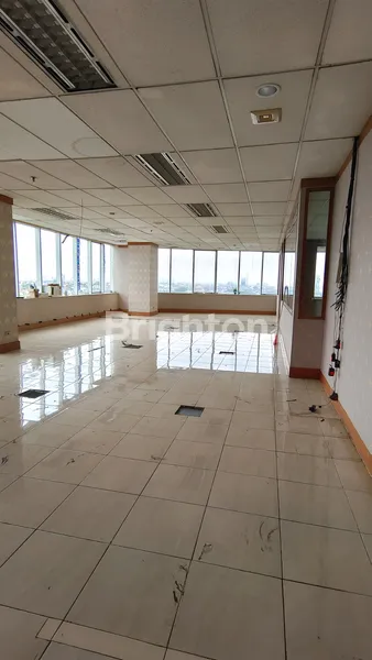 image OFFICE SPACE SEMI FURNISHED SASTRA GRAHA KEBON JERUK JAKARTA BARAT LB 1185 RP 165.000/M/BLN  (2)