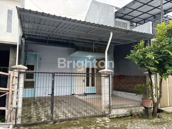 image RUMAH STRATEGIS DEKAT KOTA TULUNGAGUNG (1)