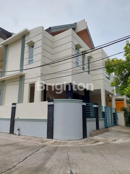 image JARANG ADA,RUMAH BAGUS, 3LANTAI, HOEK, SUDAH RENOV, BANYAK KAMAR DI KELAPA GADING,JAKARTA UTARA HANYA 3MAN (1)