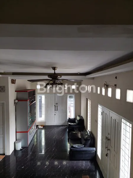 image JARANG ADA,RUMAH BAGUS, 3LANTAI, HOEK, SUDAH RENOV, BANYAK KAMAR DI KELAPA GADING,JAKARTA UTARA HANYA 3MAN (8)