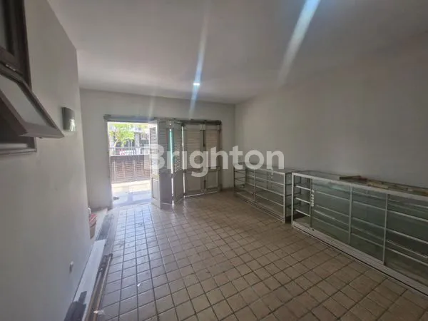 image RUMAH MEWAH DIJUAL DI PUSAT KOTA SOLOBARU (7)