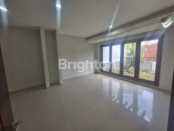 image RUMAH MEWAH DIJUAL DI PUSAT KOTA SOLOBARU (3)