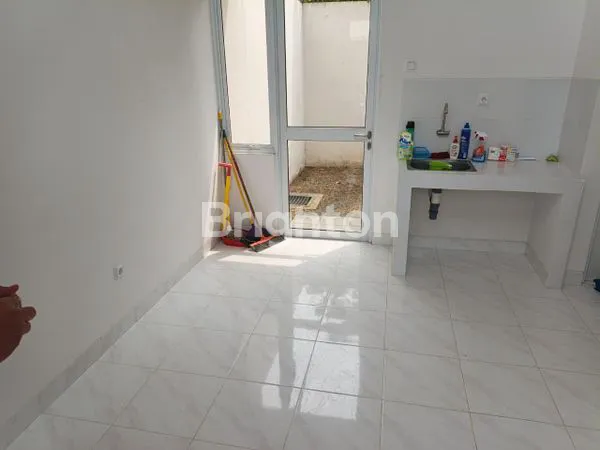 image RUMAH BARU GRESS DI PARAMOUNT PETALS CURUG TANGERANG (2)