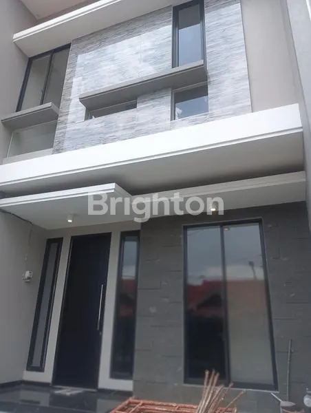 image HUNIAN MODERN 2 LANTAI DI KLAMPIS SEMOLO TIMUR (1)