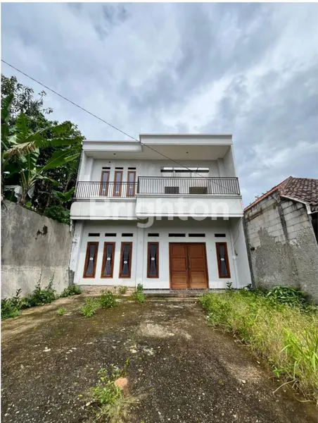image HOT SALE-DIJUAL MURAH RUMAH CANTIK 2 LANTAI – SAWANGAN, DEPOK LOKASI BEDAHAN • LINGKUNGAN NYAMAN • SIAP HUNI  (1)