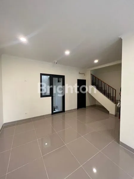 image RUMAH SIAP HUNI DI GADING SERPONG, CLUSTER LEONORA, 2 LANTAI TANGERANG (3)