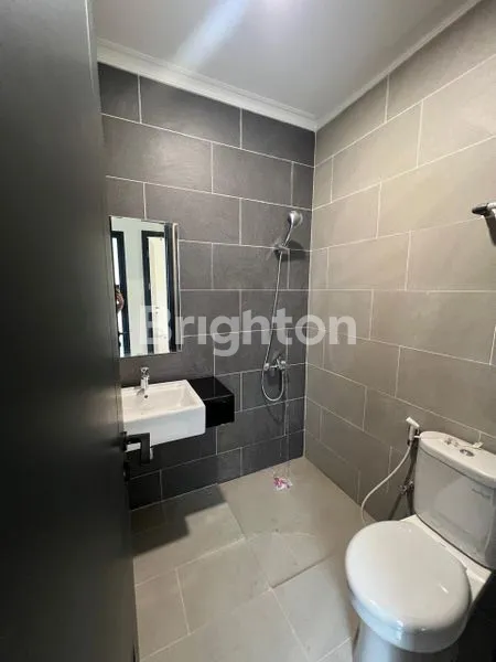 image RUMAH SIAP HUNI DI GADING SERPONG, CLUSTER LEONORA, 2 LANTAI TANGERANG (5)