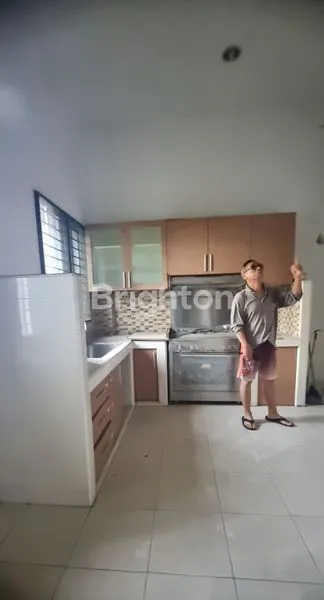 image RUMAH SEWA JELAMBAR 4 LANTAI (4)