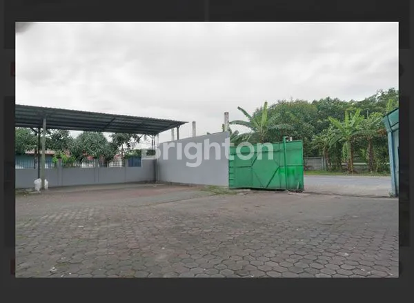 image PABRIK GARMENT 2 LANTAI YANG MASIF AKTIF BERPRODUKSI, DI PINGGIR JALAN RAYA BANJARAN BANDUNG (1)