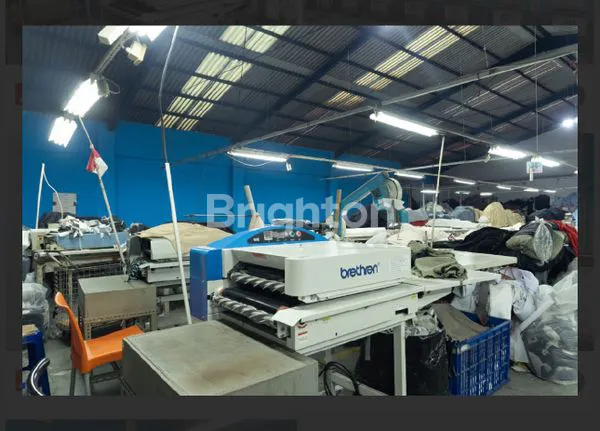 image PABRIK GARMENT 2 LANTAI YANG MASIF AKTIF BERPRODUKSI, DI PINGGIR JALAN RAYA BANJARAN BANDUNG (4)