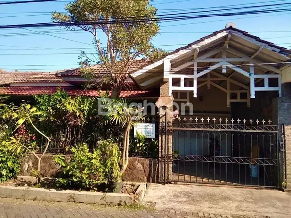 image RUMAH MANYAR INDAH LINGKUNGAN ASRI DAN TENANG, DEKAT TAMAN, MASIH TERAWAT, STRATEGIS PUSAT KOTA  (1)