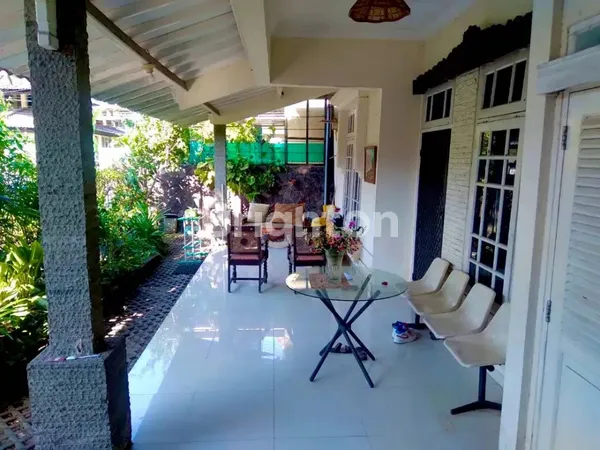 image RUMAH MANYAR INDAH LINGKUNGAN ASRI DAN TENANG, DEKAT TAMAN, MASIH TERAWAT, STRATEGIS PUSAT KOTA  (4)