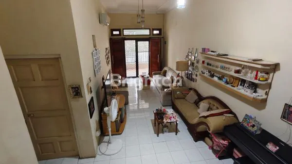 image RUMAH MODERN SIAP HUNI, BEBAS BANJIR DI SIDOARJO (1)