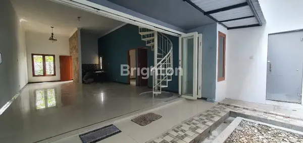 image RUMAH RUNGKUT TERAWAT SIAP HUNI DEKAT MERR UPN (4)